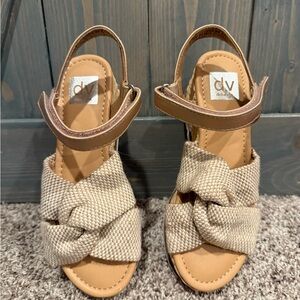 DV by Dolce Vita Women's Beige Knotted Sandals